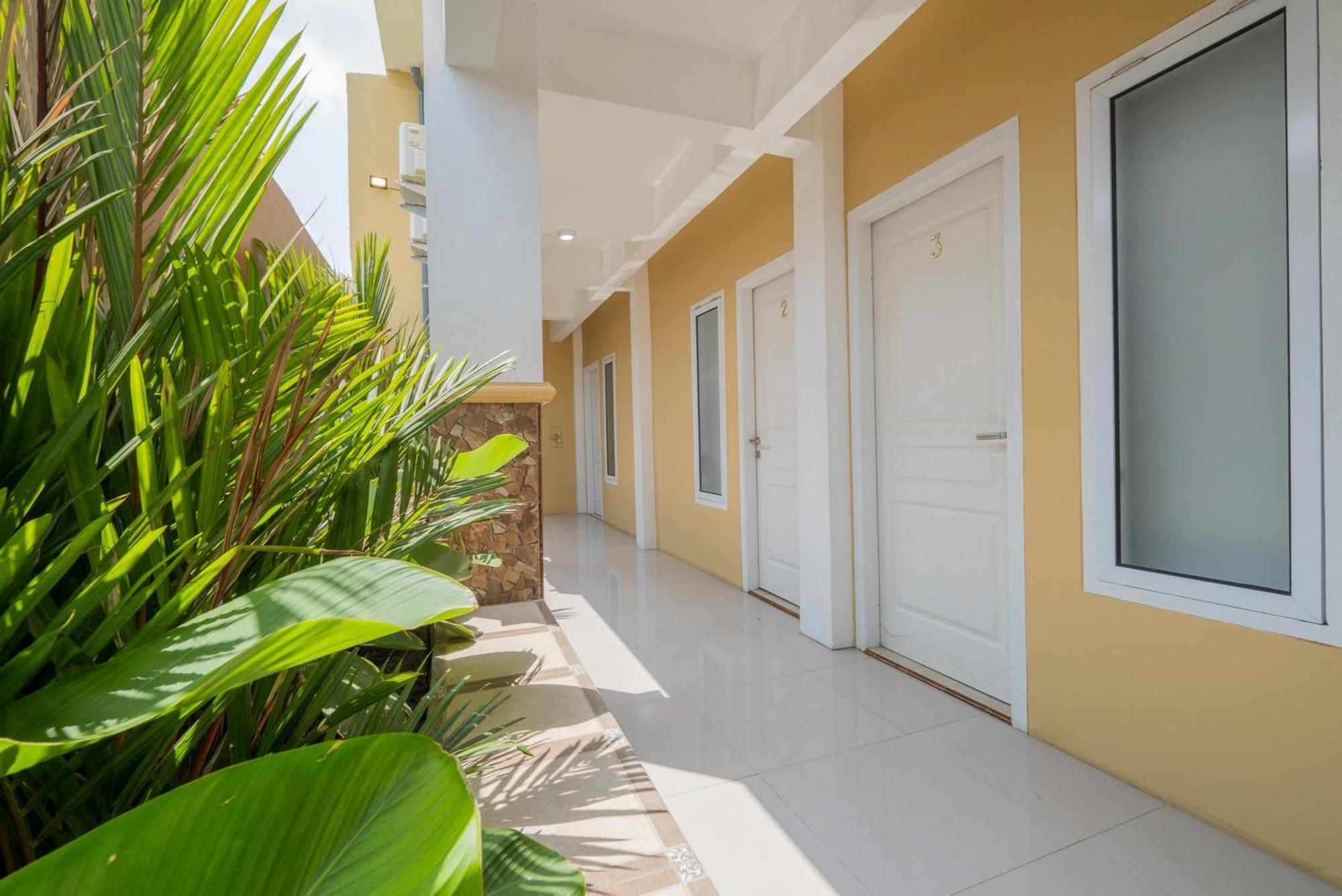מלון Kedungwaru Reddoorz Syariah Near Rsud Dr Iskak Tulungagung מראה חיצוני תמונה