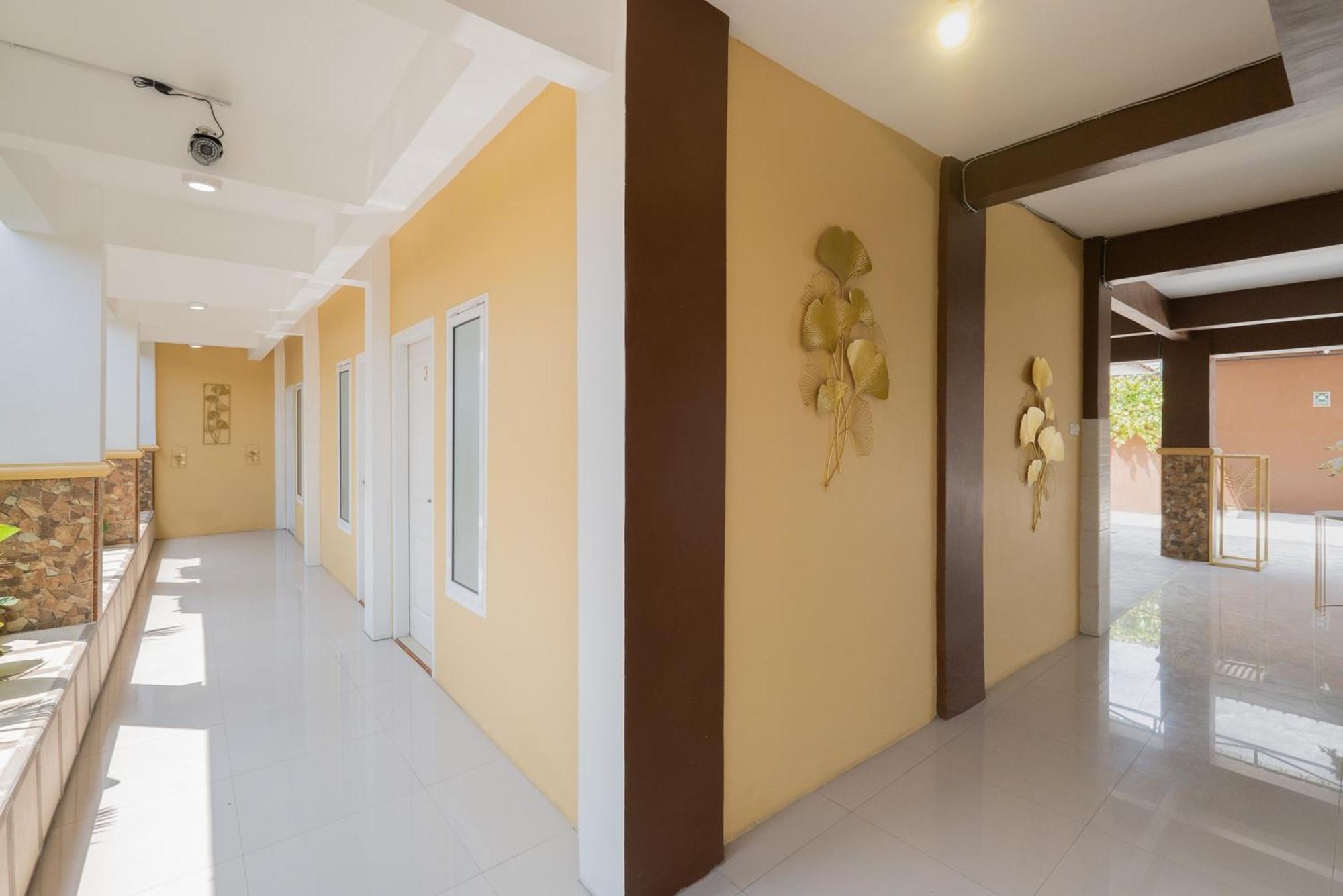 מלון Kedungwaru Reddoorz Syariah Near Rsud Dr Iskak Tulungagung מראה חיצוני תמונה