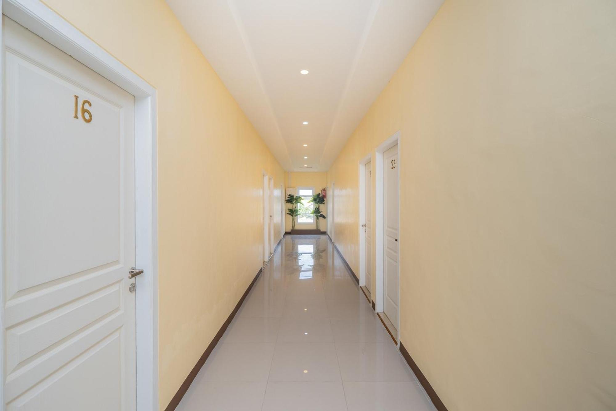 מלון Kedungwaru Reddoorz Syariah Near Rsud Dr Iskak Tulungagung מראה חיצוני תמונה